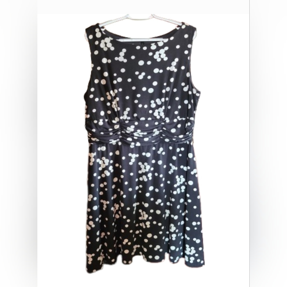 JESSICA HOWARD Size 18W  Dress Black White Polka Dots Sleeveless Stretch